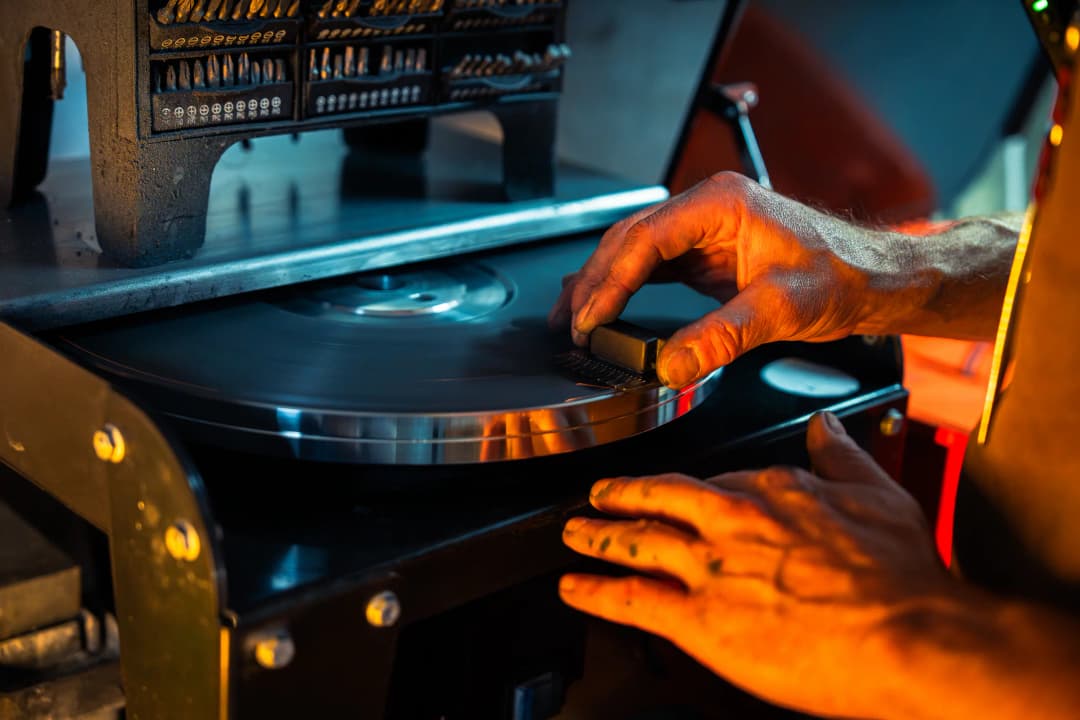 Entretien complet de têtes de coupe démontées et nettoyées.